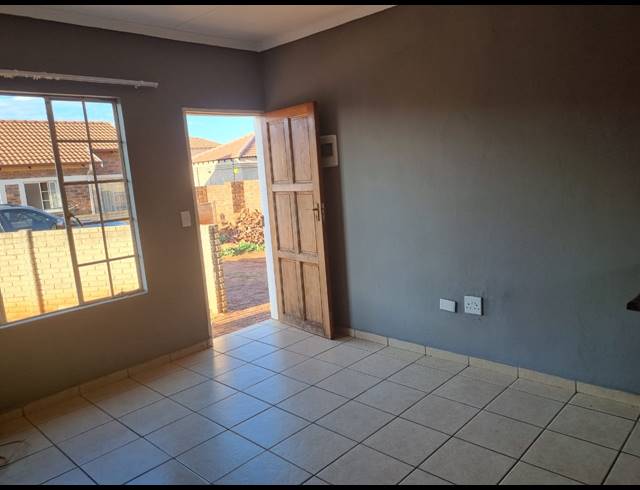 3 BEDROOM TOWNHOUSE FOR SALE IN THE ORCHARDS